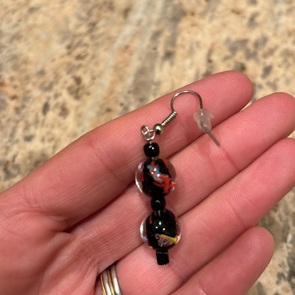 Glass beaded colorful woman's earring.  It's just one earring - Picture 4 of 4